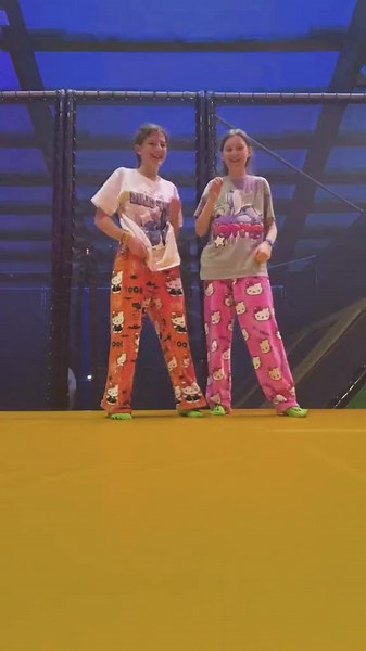Mit Bestie in der Trampolin Halle #bestie#trampolinhalle#bestiedate#fyp#dance