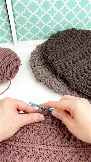 The Sea Star Bay Beanie!! 🤎 I have been LOVING all the brown tones lately!! 🤎 PATTERN AVAILABLE IN MY ETSY SHOP!! Link to shop in bio! Yarn: Loops & Threads Soft Classic “Coffee” & “Dark Taupe” Michaels Stores & Bernat Premium “Coffee Grounds” (darkest brown) Yarnspirations #seastarbaybeanie #crochetbeanie #crochethat #crochetbeaniepattern #crochettoque