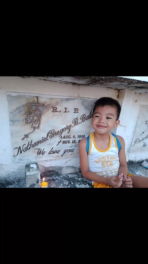 Masaya lang Siya dahil nagkwentuhan Si la ng Baby ko about sa Roblox At nag keento din Siya sacTito Jangks Niya na maski anu di di ko nasabutan 😂😂 Sensya naubasan ng mga Flowers kaya Wala kami nadala 😊😍 #viisitourloveones #bonotcementrylegazpicity #starseverywherefypシ゚viralシypシ゚viralシhtag | Florenda Borras