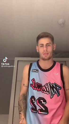 Eu sou o verdadeiro repassem a mensagem 😠
