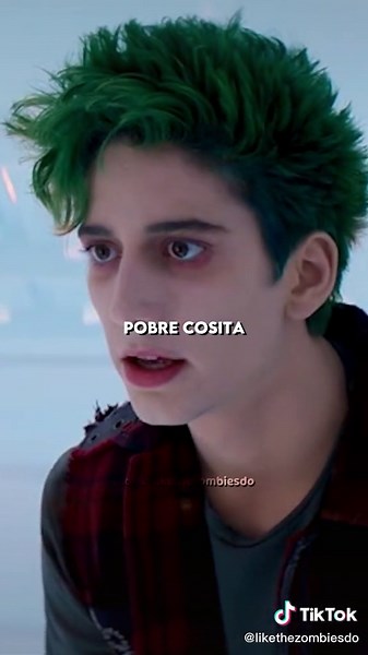 Zed y Addison en la invasión alienígena de Zombies 3