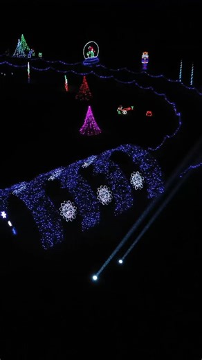 OPEN this Friday, Saturday, and Sunday! The perfect way to continue the holiday fun with family and friends. Bundle up, hop in the car, and enjoy the magic! 🎟️ Tickets: wonderlightsnwi.com | Winter WonderLights