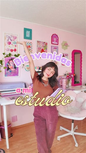 Ery Fer • ilustradora ♡ emprendedora creativa on Instagram: "Comenta SERVICIOS para enviarte mi guía de paquetes y servicios de diseño gráfico, branding, e-commerce e ilustración. ¡Agendo pocos lugares para cerrar el año! Y es que en Diciembre me voy de vacaciones, empiezo a trabajar con tu marca a partir del 12 de Noviembre y de allí arrancamos la cuenta regresiva para entregarte tu nuevo look de marca antes del 2026 ¿vas a tomarte en serio tu negocio o será otro año más donde tu hobby te estre