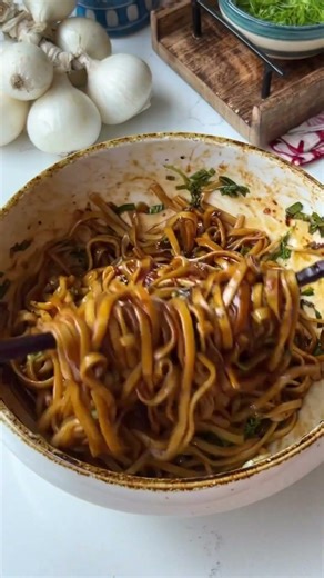 The BEST TEN MINUTE NOODLE RECIPES on YT! Quick, delicious & perfect for every night of the week.