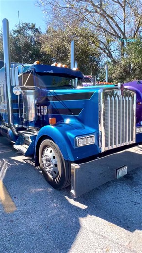 Sweet Blue 💙 Kenworth #truck #trucking #truckerlife #trucks #kenworth #truckdriver #trucker #bigrig | iTrucker
