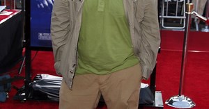 Jonah Hill Goes From ‘Superbad’ to Super Hot on Set of New Netflix Series!