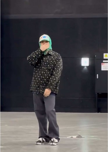 G-Dragon's Heartwarming Reaction to Staff Incident