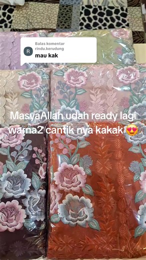 Inspirasi Kebaya Bordir untuk Anak Perempuan