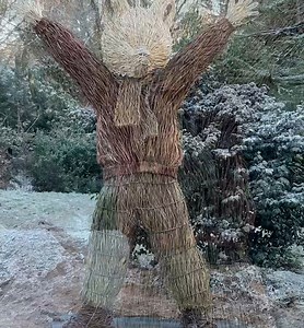 What a beautiful day it was yesterday in Rozelle park! especially when the amazing artist David T Powell Arts contacted us to say that an array of storybook characters commissioned by South Ayrshire Council had left his studio workshop heading for their new home @ Rozelle. Here is a wee preview with more to come on Ayrshire Daily News 😃 | Ayrshire Daily News