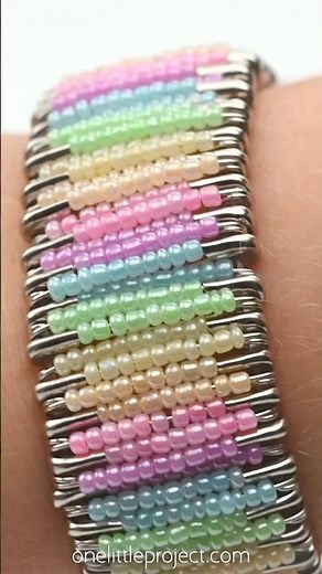 Beaded Safety Pin Bracelet 🧷🧷🧷