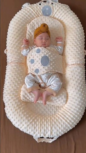 👶 Soft Baby Crib That Swaddles Your Newborn! 😍 Most Comfortable & Safe Baby Sleep Crib 🛏️💕#babygear