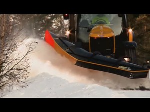 Fastrac - The Fastest Tractor in the World - Snowploughing - Norwegian Style
