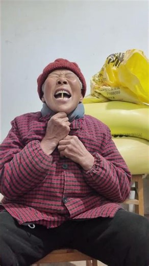 Let me perform a magic trick. Do you think my magic tricks are amazing#Grandma#Magic#There