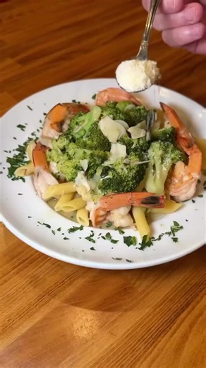 Our namesake pasta is a showstopper for a reason 😏 Sink your teeth into our Shrimp Angelina! 🍝 #Angelinas #Lynbrook #longislandfoodie #longislandfood #eatinglongisland #lieats #longislandlife #longislandny #liny #EEEEEATS #LoveFood #BeautifulCuisines #F52grams #Feastagram #BestFoodWorld #EatFamous #FoodNetwork #BuzzFeedFood #Foodstagram #FoodILYSM #FeedYourSoul #InstaFood #Foodies #Foodie #Hungry #Restaurant #Delicious #FoodLover