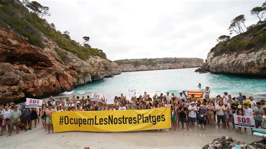 Anti-tourist protesters storm Majorca beach as cops turn Brits away