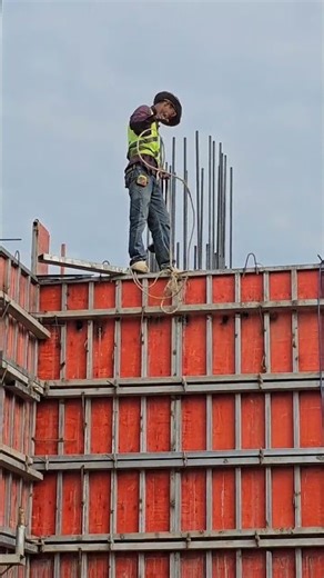 Working on the Edge: High-Rise Formwork 🏗️