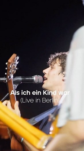 AnnenMayKantereit on Instagram: "Der letzte Sommer war so schön, hier stehen wir in der Wuhlheide Berlin mitten im Publikum und singen „Als ich ein Kind war“ mit euch. Das ganze Live Video ist jetzt draußen, viel Spaß damit! 🎥 @lennydrinksyourmilkshake & @bertylam"