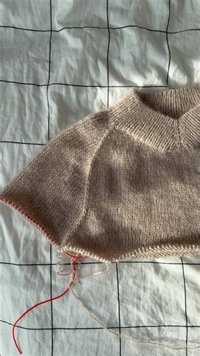 Sweater Vittoria 🙌🏻🌟 #knittingpattern + #tutorial 👉🏻 www.smitholga.com/shop ❤️