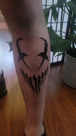 More progress on this band logo leg sleeve 🤘 #metalhead #chimaira #mudvayne #mushroomhead | Leah Nikole