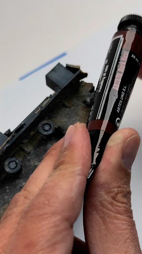Today, I’m excited to share a quick clip of how I create subtle rust streaks on my Stug III model using oil paints. The process is straightforward but adds a lot of character to the model. | Auttorama Scale Models