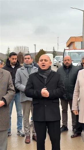 Ahmet ÖNAL on Instagram: "10 Ocak Çalışan Gazeteciler Günü vesilesiyle, ilimizde görev yapan yerel ve ulusal basın temsilcilerimizle bir araya geldik. Program öncesinde Yeşil Vadi Su Birliği Tesislerinde bugüne kadar hayata geçirdiğimiz çalışmaları, gazeteci arkadaşlarımızla paylaştık. Göreve geldiğimiz ilk andan itibaren bugüne kadar; -Ön klorlama ünitesini uzun yıllar sonra devreye aldık, -Sistem dışı bırakılan kimyasal ünitesini yeniden ayağa kaldırdık, -Depo ve havuzların temizliğini yaptık.