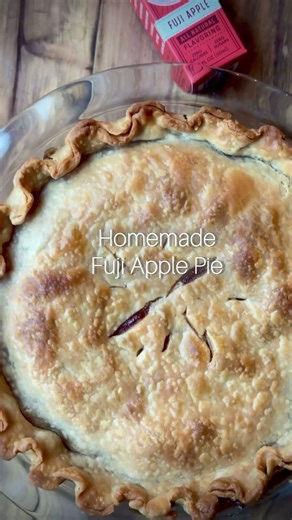 Homemade Fuji Apple 🥧 Pie with Halo Pantry’s #fujiapple extract. #holidaybaking