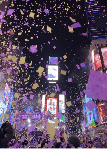 Experience Times Square Magic: Raining Confetti