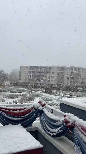 Neige ⛄️ ❄️ à PARIS ☔️💧⛄️ | Paris France Tour