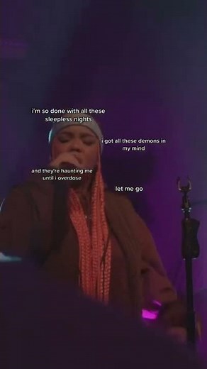 Zoe Wees - performing overthinking on tour 🖤 #shorts