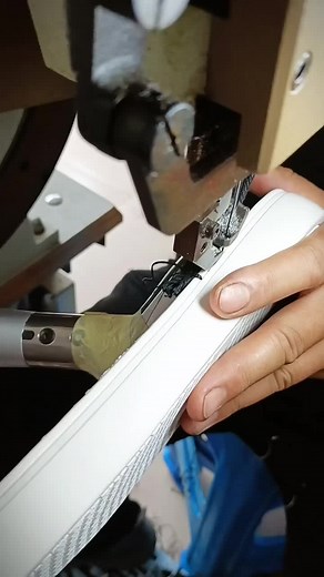 Shoes making machine.Inside pattern sewing machine.#shoes making process#shoesworkmachine.#zapato maquina#shoes