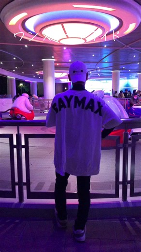 11月14日ワンスイートライド踊りました！声かけてくれた方や写真撮ってくれた方ありがとうございました！ @ryo いつも撮影ありがとう！ #東京ディズニーランド #ベイマックスのハッピーライド #ベイマックス踊ってる人 #ベイマックスお兄さん