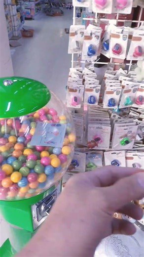 RED CANDY RELEASE AT GREEN LARGE CANDY MACHINE GUMBALL DISPENSER #viral #shorts