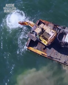Aboard the Christina Rose, Shawn Pomrenke works hard and manages to get $90,000 worth of gold. #BeringSeaGold | Aussie Gold & Opal Hunters