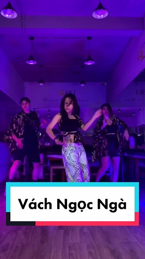 #vachngocnga #fyp #dance #asian choreography: tui. Chilling with me ❤️