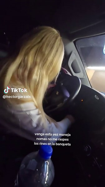 Practicando para Ser Chofer con el Muñeco