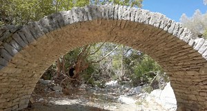 Μηλιές Πηλίου: Το μονότοξο γεφύρι του Δεληγιάννη μας διδάσκει πολιτισμό [βίντεο] - TheNewspaper.gr