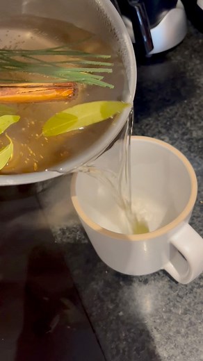 919K views · 10K reactions | Quita quistes,miomas y sales embarazada 擄 también si eres 喝 irregular en tu regla #remedios #remedioscaseros #MALOLOR #embarazada #remediosdelaabuela | Puro natural | Facebook