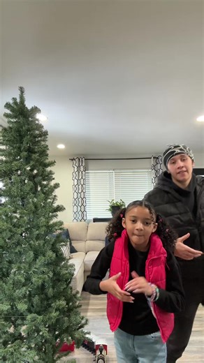 Laura Banks (@laurabanks223)’s videos with original sound - WockyTrendz