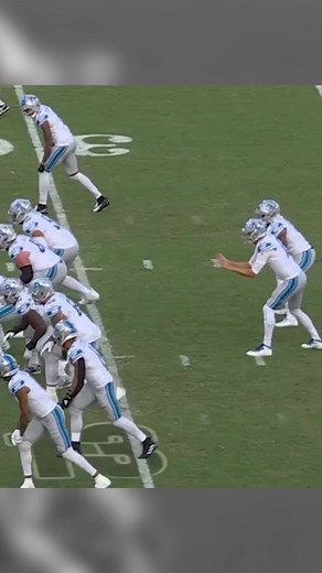 Craig Reynolds delivers the BLOCK OF THE YEAR 🏆 | Detroit Lions