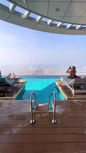 The highest 360 infinity pool in the world! #dubai #auraskypool