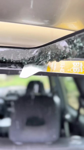 Broken Rear Glass Removal #autoglass #satisfying #glass #carrepair #oddlysatisfying #satisfyingvideo