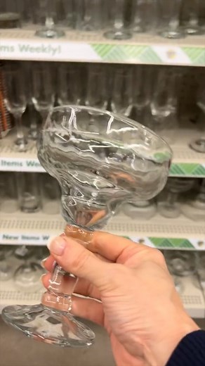 Stick 2 Dollar Tree plates together...👀 | DIY with Hometalk