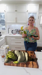 Shrek Soup to the rescue! My rule is simple: every meal needs veggies. And this creamy green soup is my go-to—it’s easy, tasty, and even the kids love it. I often have it for breakfast or a light dinner, and if I want extra protein, I just add a boiled egg or some queso fresco on top. ✨ Comment RECIPE to Save this recipe and try it this week! https://foodanddealsbylaura.com/zucchini-and-poblano-cream-soup/ Ingredients 2 zucchini 1 poblano pepper 1 garlic clove 1 tsp salt 1 tsp bouillon 2 cups sk