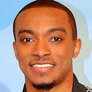 Jonathan McReynolds Girlfriend 2026: Dating History & Exes - CelebsCouples