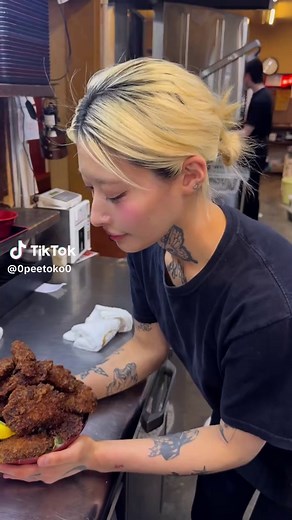 マグロカツ山盛りソースカツ丼｜足利名物で満腹に