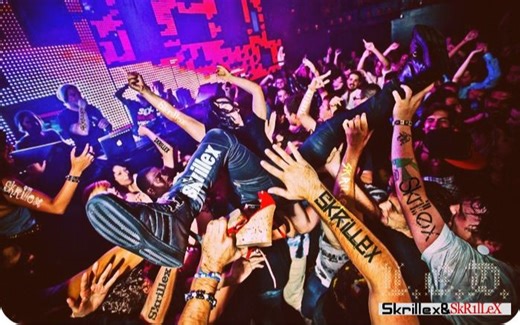 【Skrillex、The Doors】 - 【Breakn' A Sweat】MV