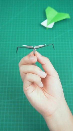 How to Make Mega Easy Paper Planes in a Minute