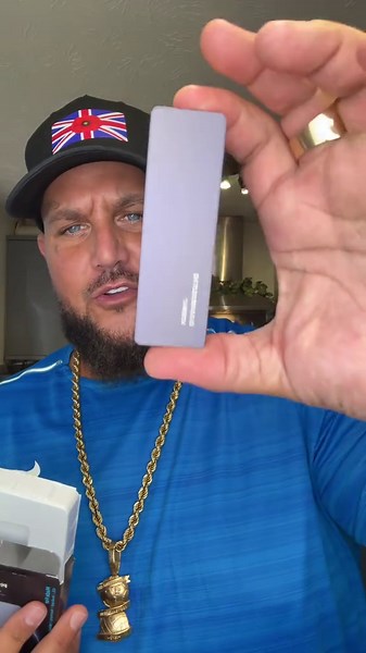 📱 NEVER RUN OUT OF STORAGE AGAIN 📱 1TB IN YOUR POCKET ⚡ ⸻ 2️⃣ Main Description Store everything. Carry nothing extra 🔥 This high-speed 1TB USB flash drive lets you back up photos, videos, files, and apps instantly — no cloud, no monthly fees 💾 ⚡ Lightning-fast data transfer 📸 Instantly back up photos & videos 📱 Works with iPhone, Android, PC & Mac 💼 Perfect for travel, work & school 🔒 Keep your files safe offline 🎒 Compact, portable & plug-and-play Free up space on your phone in seconds