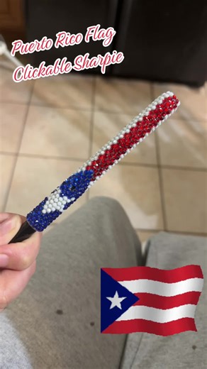 Desi said 🇵🇷…and I heard “DO IT RIGHT.” 🔥✨ First of 4 customs DONE and she kicked it off with a Puerto Rican flag themed sharpie ❤️🤍💙 Every line had to be on point—no shortcuts over here! Getting those stripes straight was definitely a challenge, but you already know I don’t play when it comes to details 😮‍💨💎 Rocked it out in 3mm (SS10) red, white, and blue rhinestones to keep it bold, clean, and repping the culture the RIGHT way 🇵🇷✨ It’s giving island pride, loud and unapologetic—real