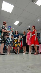 La gamme s'agrandit chez Pin-up et moi ! Voici une sélection de robes de mariée 👰🏼‍♀️ Elles peuvent évidemment se porter en robe de tous les jours. Elles vous sont présentées par Solène Epinette , Julie Judiillu , Yolande Riglet , Luize Von Fernandez , Maman et moi. Merci les filles vous avez été au top ❤️ Un grand merci également à la Mairie de la Ville de Cluses pour nous avoir permis de tourner dans leurs locaux 😍 Bientôt disponibles sur www.pinupetmoi.com @super fans #pinup #vintage #wedd